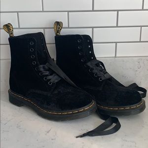 RARE AND NEW (w/ box) 1460 Pascal Velvet